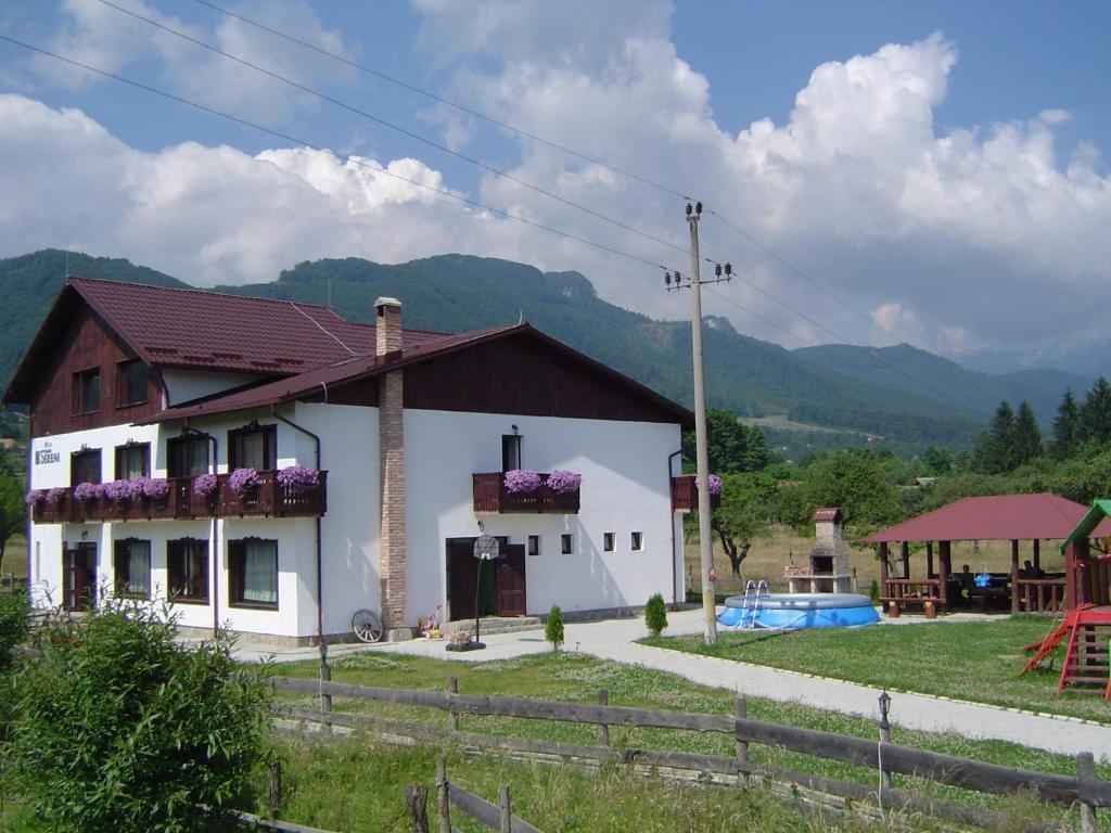 Serena Guesthouse Bran Бран Екстер'єр фото