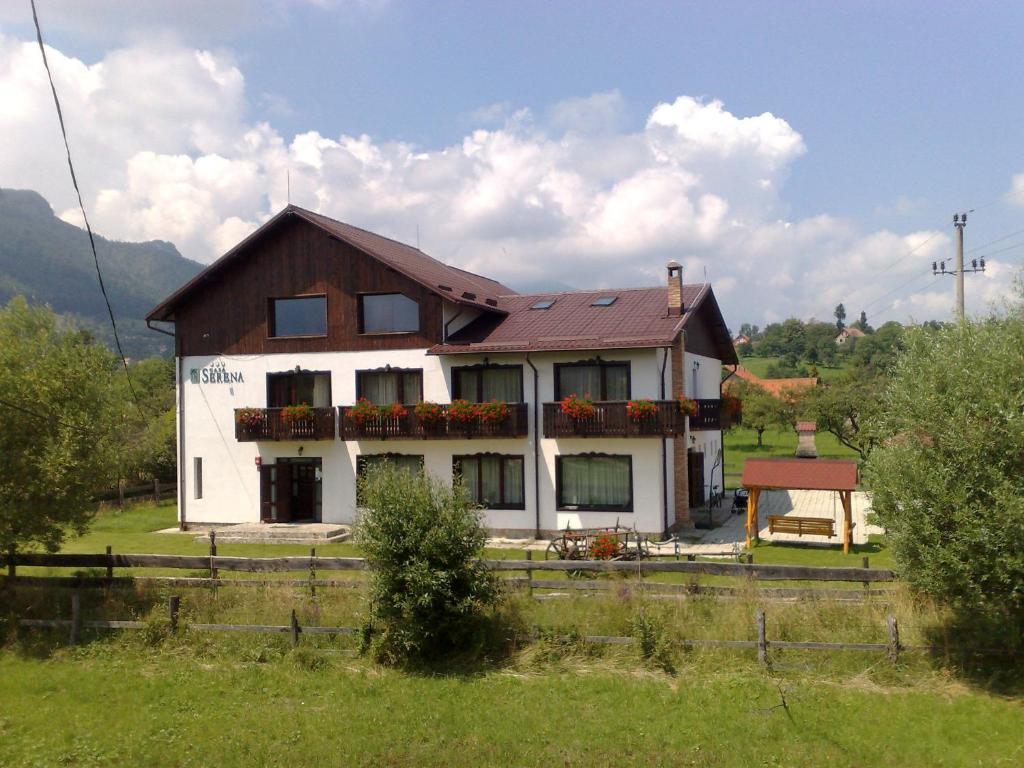 Serena Guesthouse Bran Бран Екстер'єр фото